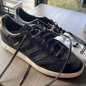 Brand new adidas Busenitz Vintage skateboarding sneakers, black.